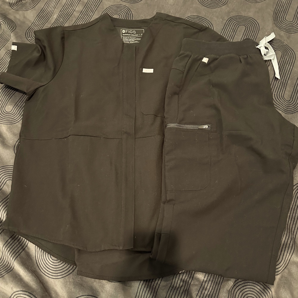 Figs Limited Edition Set in Black